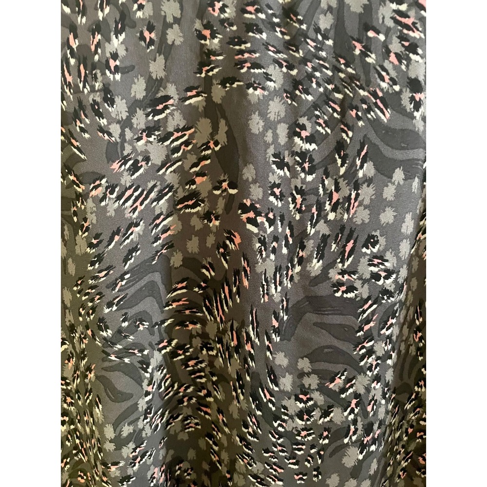 Torid Womens Plus Size 2 Grey Abstract Leopard Floral Georgette Blouse Top - Picture 4 of 4